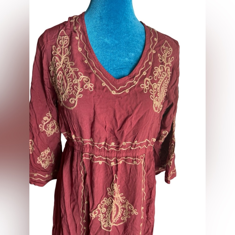 Embroidered Burgundy Midi Dress - Picture 3 of 6